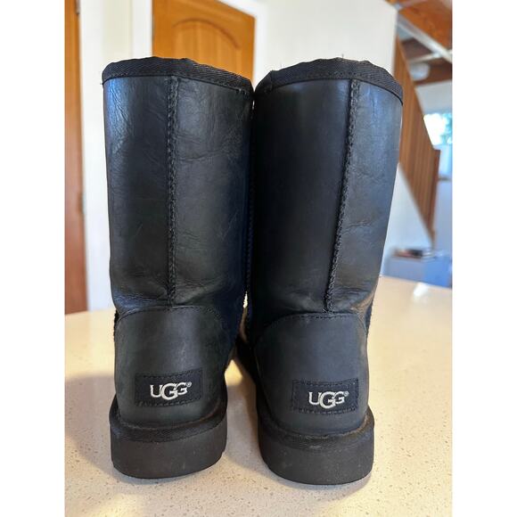 UGG Sheepskin Classic Short Boots Women 8 Black Outdoor Cabin Chic Travel Winter - Picture 6 of 10